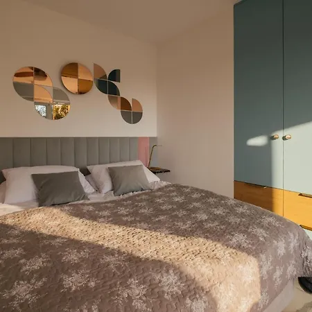 Bluemint Debina Przy Plazy *