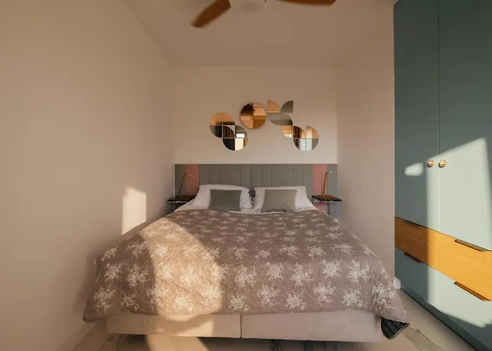 Bluemint Debina Przy Plazy *