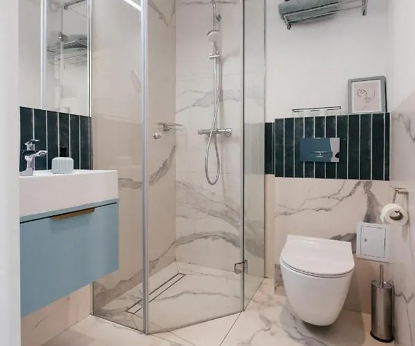 Bluemint Debina Przy Plazy *